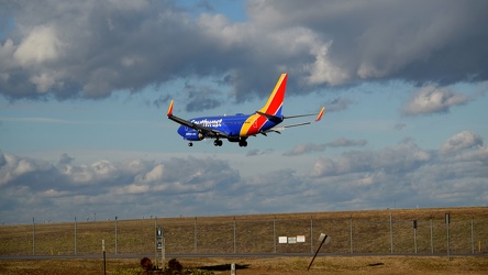 N7856A landing at Baltimore-Washington International Airport (BWI) [07]