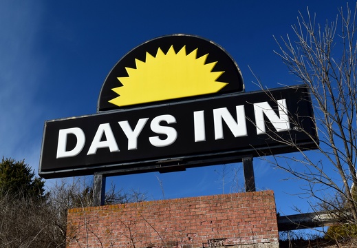 Abandoned Days Inn, March 1, 2020