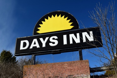 Abandoned Days Inn near Warfordsburg, Pennsylvania [24]