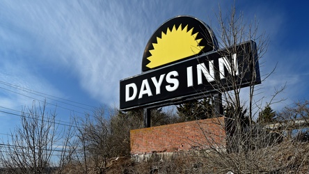 Abandoned Days Inn near Warfordsburg, Pennsylvania [26]