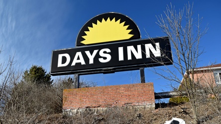 Abandoned Days Inn near Warfordsburg, Pennsylvania [25]