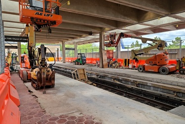 Platform reconstruction at West Falls Church station [03]