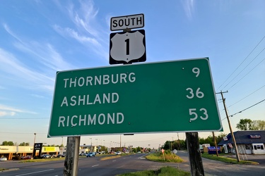 Mileage sign on US 1 near Fredericksburg [01]