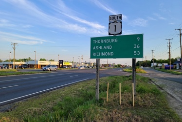 Mileage sign on US 1 near Fredericksburg [02]