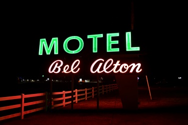 Neon signs at Bel Alton Motel [01]