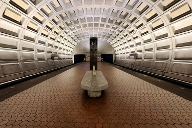 Platform at Federal Center SW station [02]