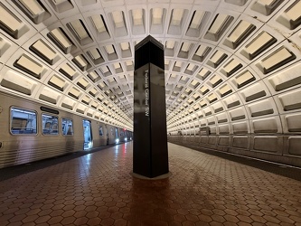 Platform at Federal Center SW station [01]