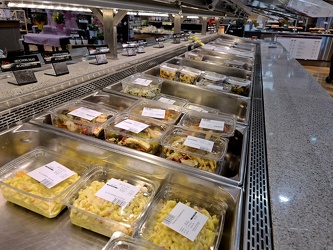 Prepackaged salad bar at Harris Teeter [03]