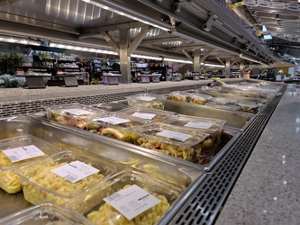 Prepackaged salad bar at Harris Teeter [01]