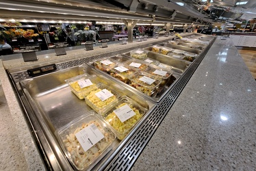 Prepackaged salad bar at Harris Teeter [02]