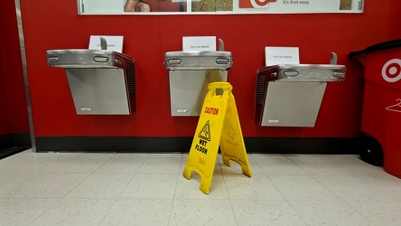 Closed water fountains