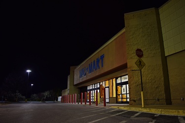 Former Walmart in Leesburg, Virginia at night [01]