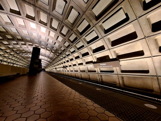 Rosslyn Metro station [04]