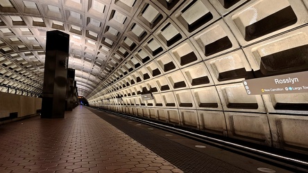 Rosslyn Metro station [03]