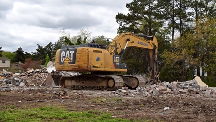 Demolition of Williamsburg Travel Inn [08]