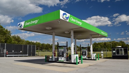 CNG fueling station at BWI [04]