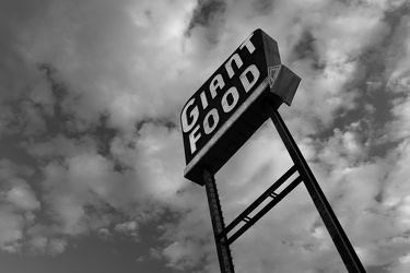 Neon sign at Giant Food in Laurel, Maryland [09]