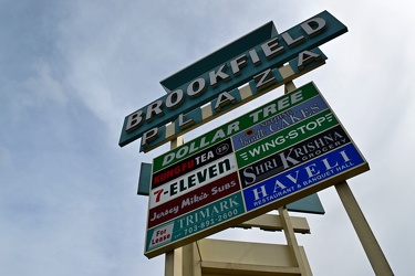 Sign for Brookfield Plaza