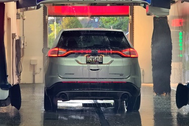 Ford Edge at the car wash