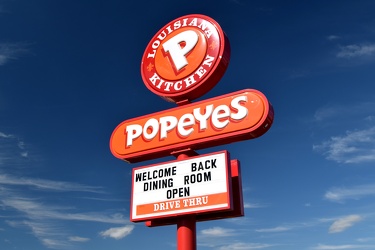 Indoor dining returns to Popeye's [01]