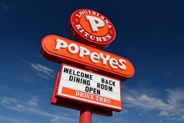 Indoor dining returns to Popeye's [02]