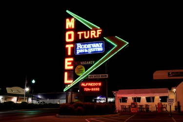 Sign for Turf Motel [06]