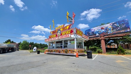 Carnival food stand at Southern States station [03]