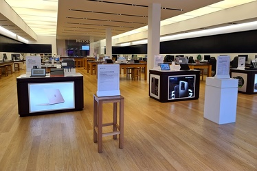 Former Microsoft Store at Tysons Corner Center [02]