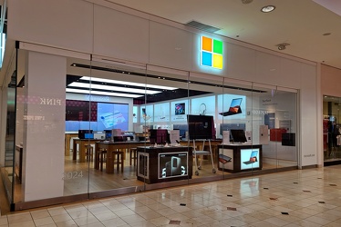 Former Microsoft Store at Montgomery Mall [03]