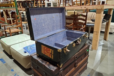 Steamer trunk at Habitat ReStore [01]