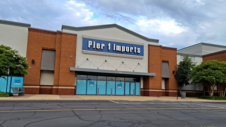 Former Pier 1 Imports in Alexandria, Virginia