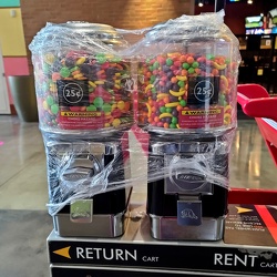 Closed candy machine at Arundel Mills [01]