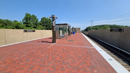 East Falls Church station platform [04]