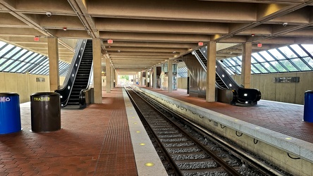 Platforms at West Falls Church station [04]