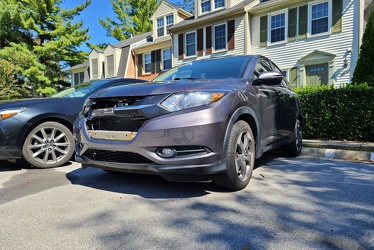 Honda HR-V following a collision with a deer [02]