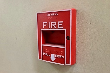 Fire alarm pull station at Martin's in Waynesboro, Pennsylvania [02]