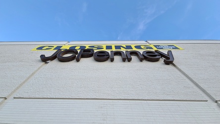 JCPenney in Staunton, Virginia, with store-closing signs [02]