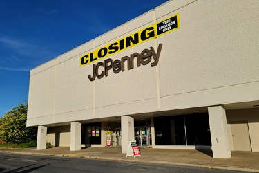 JCPenney in Staunton, Virginia, with store-closing signs [01]