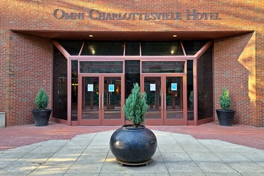 Entrance to Omni Charlottesville Hotel [05]