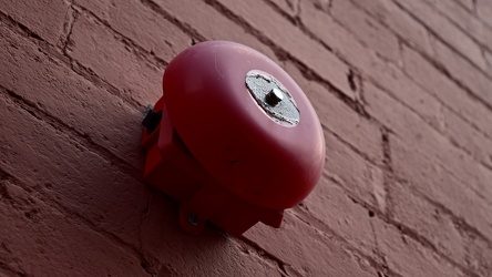 Fire alarm bell at 1 East Beverley Street [01]