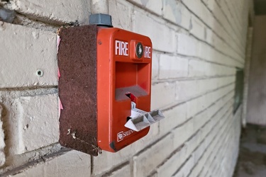 Fire alarm pull station at former Park Inn [07]