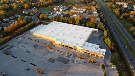 Former Walmart in Leesburg, Virginia in early evening [07]