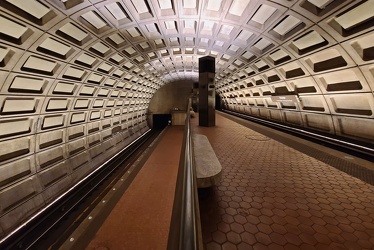 Rosslyn station upper level [02]