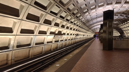 Rosslyn station upper level [01]