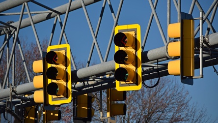 Traffic light gantry at Fairfax County Parkway and Sunrise Valley Drive [04]