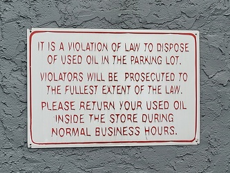 Sign about disposing of used oil