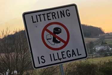 "Littering is illegal" sign [01]