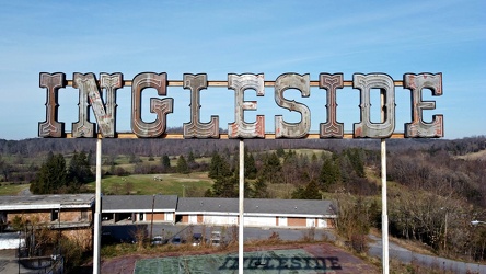 Neon sign at the Ingleside Resort [06]