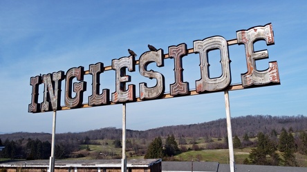 Neon sign at the Ingleside Resort [03]