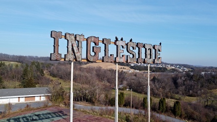 Neon sign at the Ingleside Resort [01]